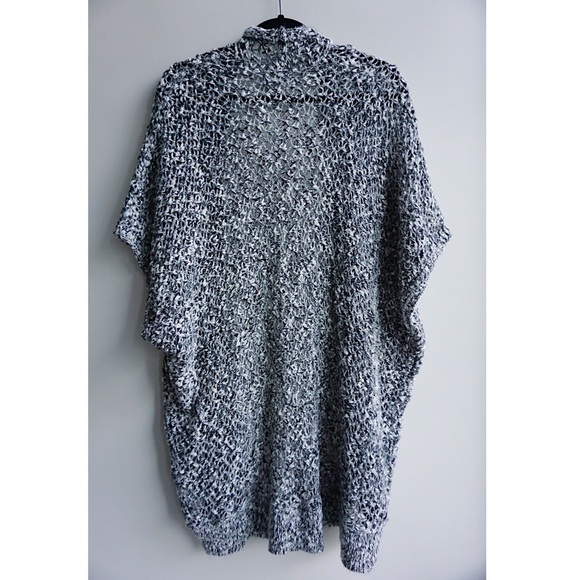 Abercrombie & Fitch Oversized Short Sleeve Sweater - Picture 5 of 8